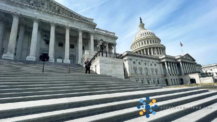Coinbase bulls point to crypto legislation and stablecoins after earnings miss
