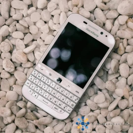 يعود جهاز BlackBerry مرة أخرى بطبقة الذكاء الاصطناعي/الروبوتات غير القابلة للتدمير