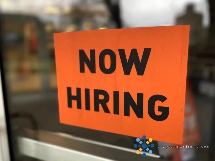 Estados Unidos añadió 115.000 empleos en abril, casi duplicando las expectativas