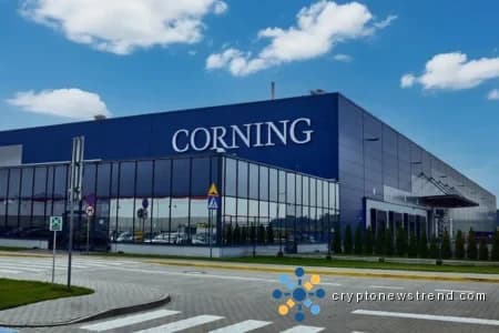 Exode d'un million de dollars : un haut responsable de Corning encaisse dans un contexte d'incertitude du marché quant à la valeur de l'entreprise