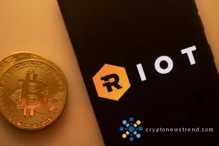 Les investisseurs affluent vers les plateformes Riot alors que la Chip Giant Alliance et le changement stratégique vers les centres de données alimentent une hausse significative du cours de l'action