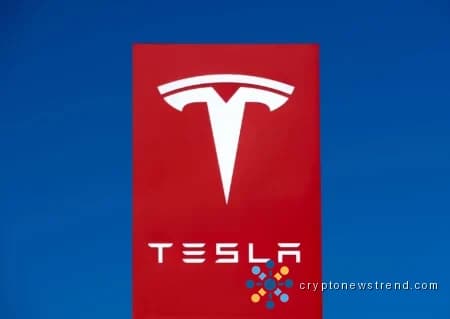 Les actions de Tesla grimpent tandis que les géants de la technologie chutent après une semi-mise à jour