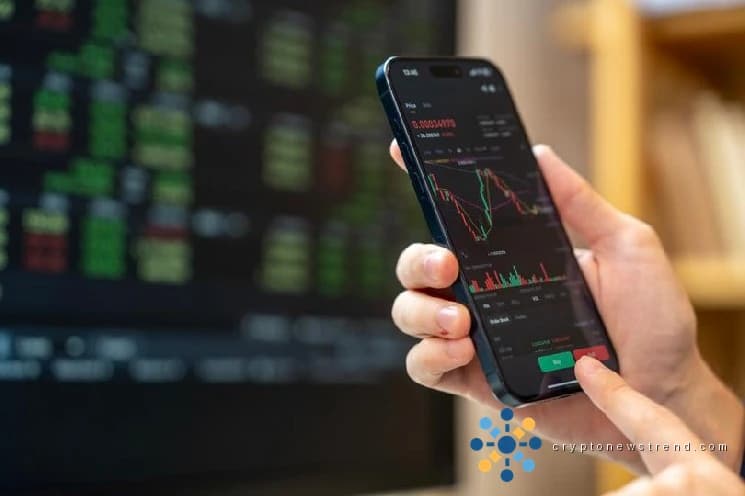 Investor Exodus Continues for Digital Currencies, Except for XRP and HYPE, Which See Notable Capital Injections