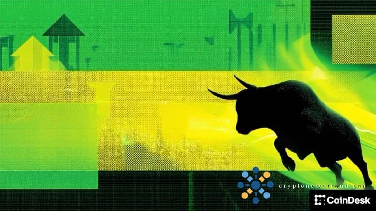 Le pionnier de la crypto-monnaie renverse sa position, prévoyant une hausse significative du Bitcoin alors que le niveau de résistance clé est sur le point de s'effondrer.