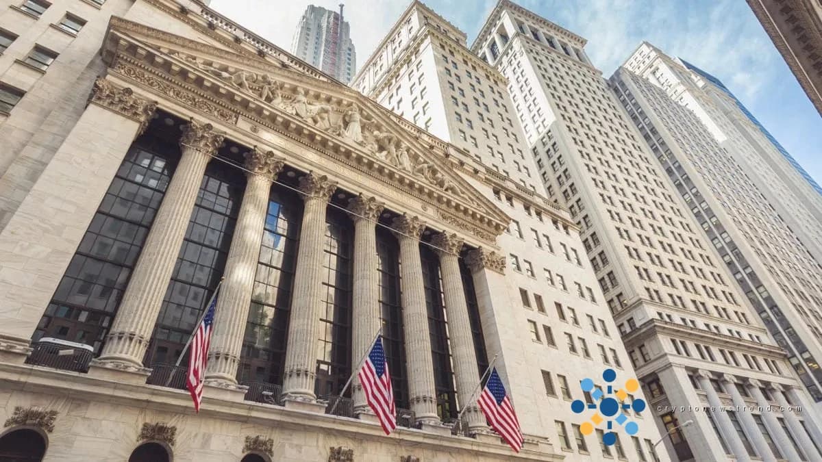 По словам генерального директора, материнская компания NYSE ICE провела несколько переговоров с Hyperliquid для оценки рынка ончейн-преступников