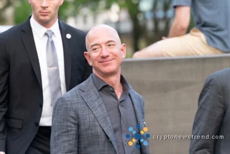 Bezos prédit une croissance massive de l’économie spatiale tout en tempérant les attentes des centres de données orbitaux