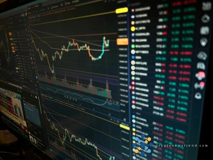Market Turmoil Erupts as Geopolitical Tensions with Iran Spark Sudden Shifts in Cryptocurrency Values, with HYPE Temporarily Surpassing Dogecoin Amidst Widespread Volatility.