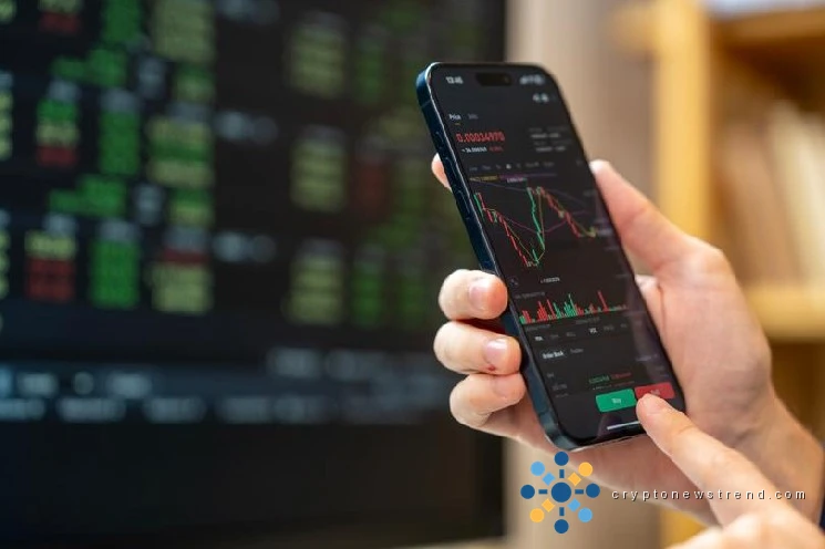 Investor Exodus Continues for Digital Currencies, Except for XRP and HYPE, Which See Notable Capital Injections